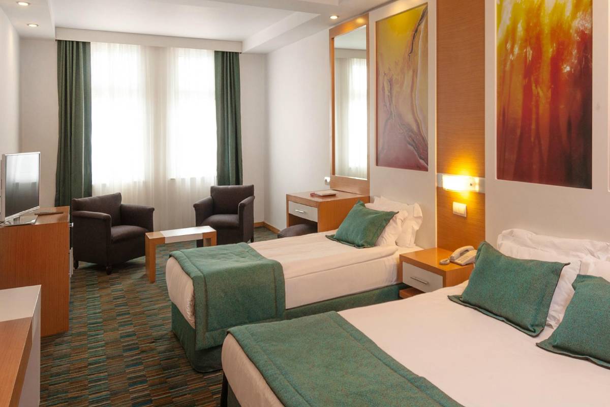 Ladonia Hotels Adakule