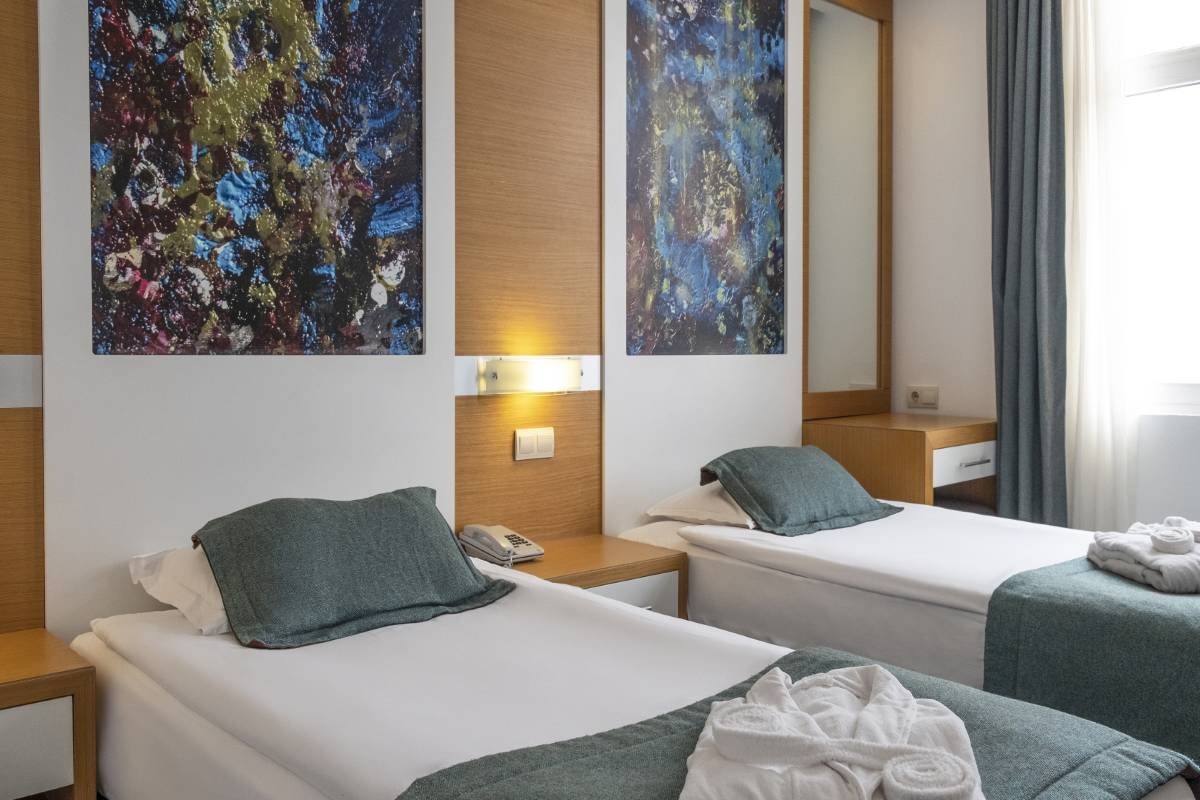 Ladonia Hotels Adakule